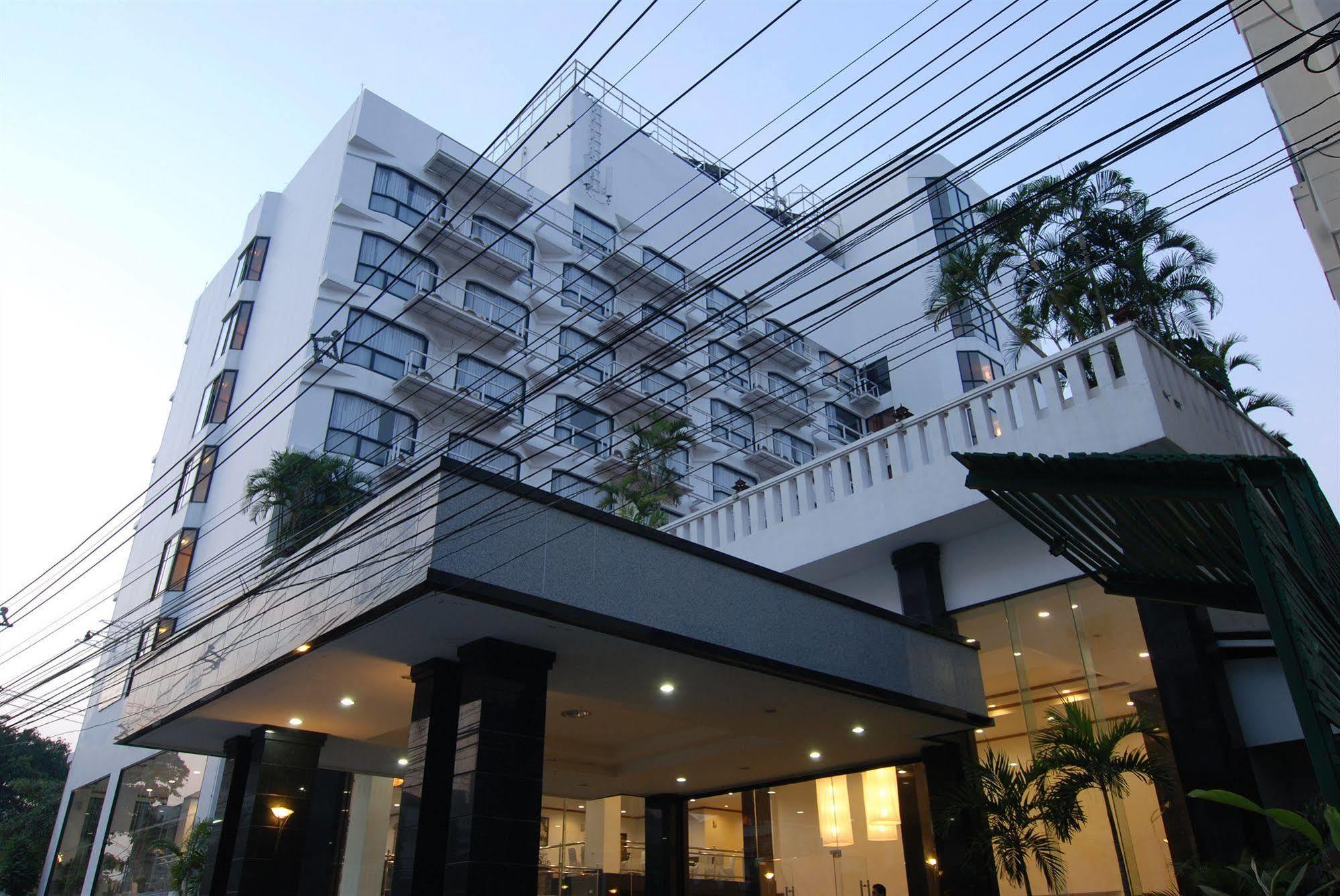 Ch Hotel Chiang Mai Esterno foto
